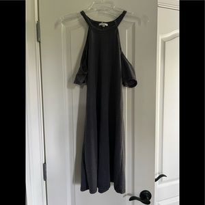 Z Supply dress w open shoulder.  Only worn a couple of times